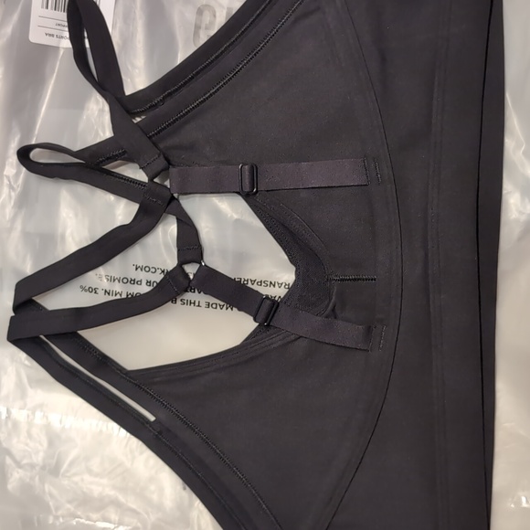 Gymshark sports bra - Black - L - Picture 3 of 7